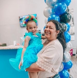 Meet your Posher, Yamile